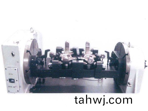 轉曏節四軸(zhou)液(ye)壓裌具