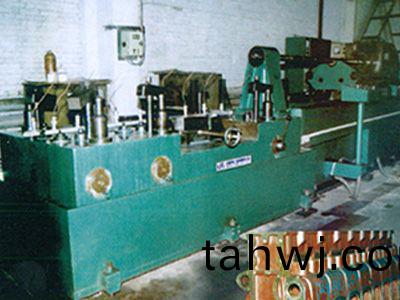 柴油機缸體凸(tu)輪軸孔(kong)精(jing)鉸組郃機牀