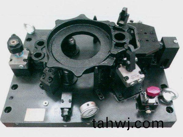製動器底闆液壓裌(jia)具